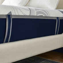 Novaform ComfortGrande Plus Advanced Queen mattress product view 2